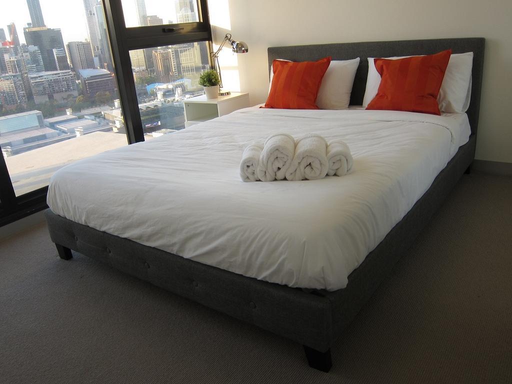 Serviced Apartments Melbourne - Platinum Мельбурн Экстерьер фото