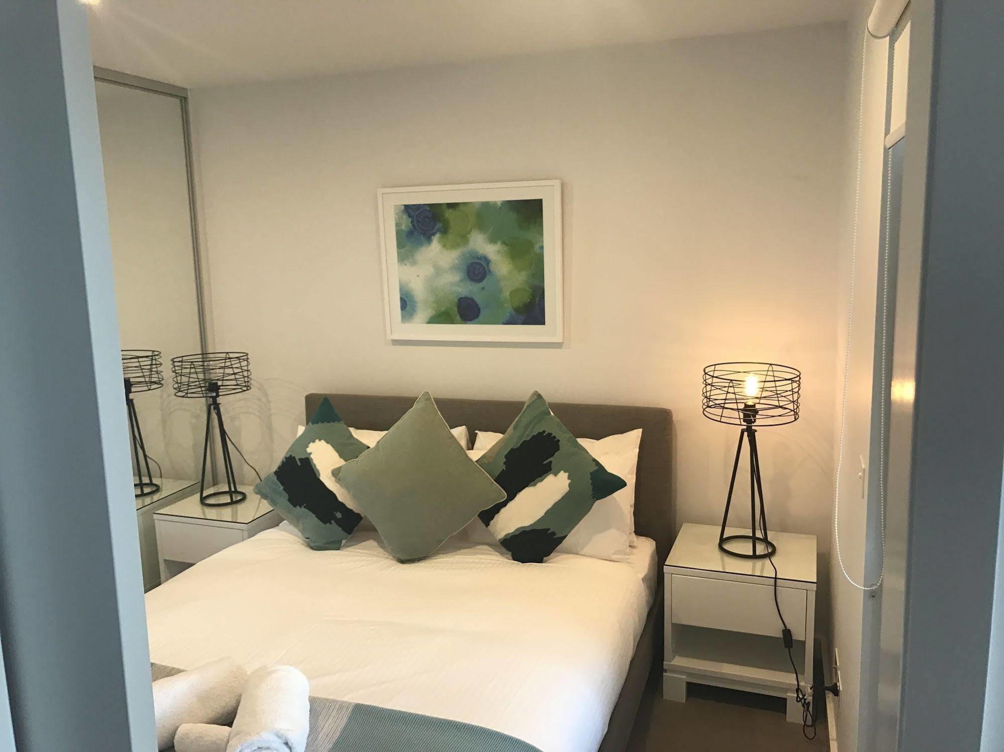 Serviced Apartments Melbourne - Platinum Мельбурн Экстерьер фото