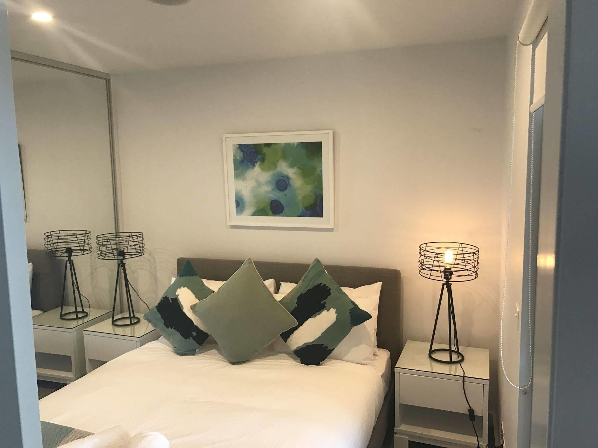 Serviced Apartments Melbourne - Platinum Мельбурн Экстерьер фото