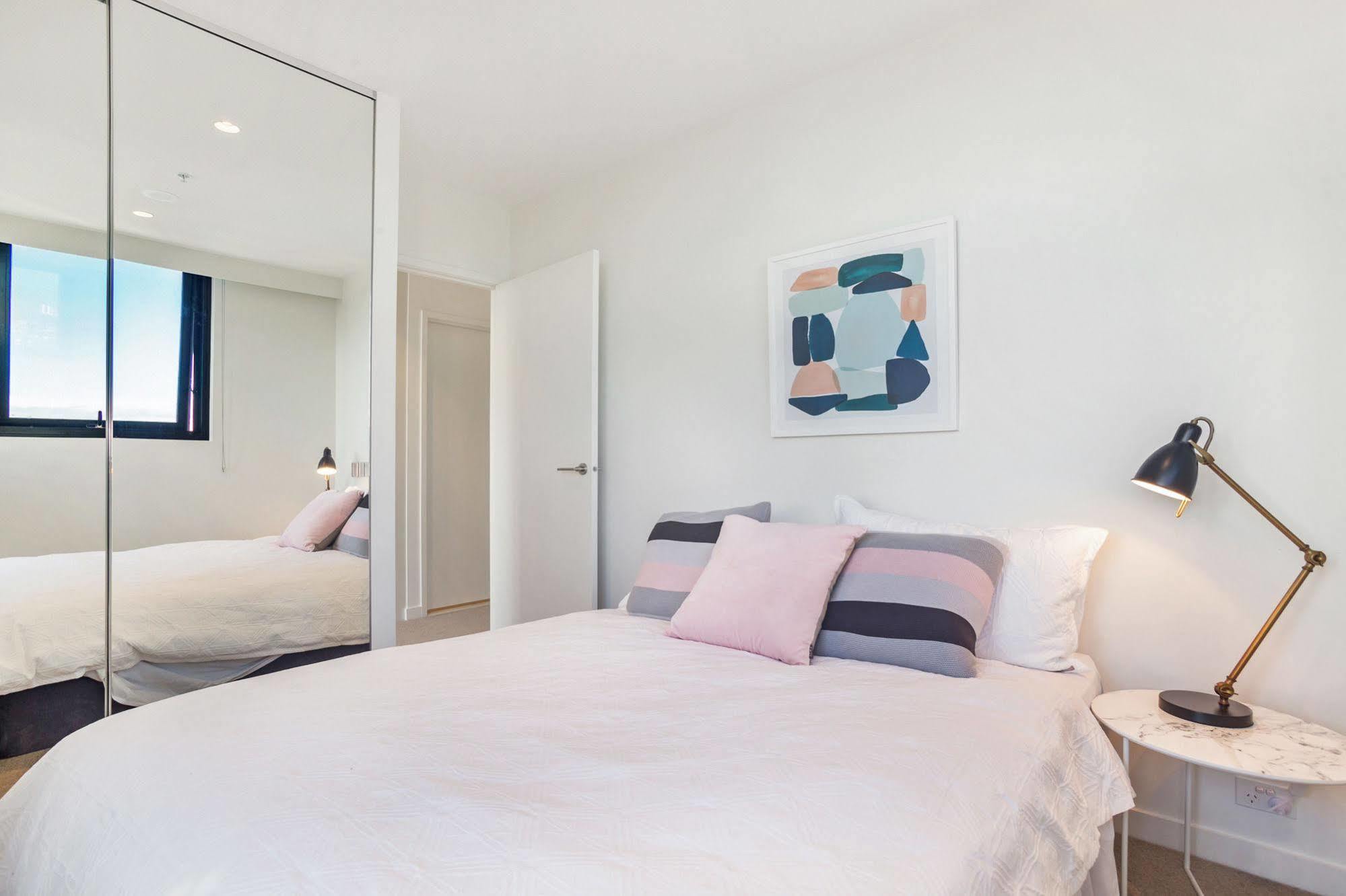 Serviced Apartments Melbourne - Platinum Мельбурн Экстерьер фото